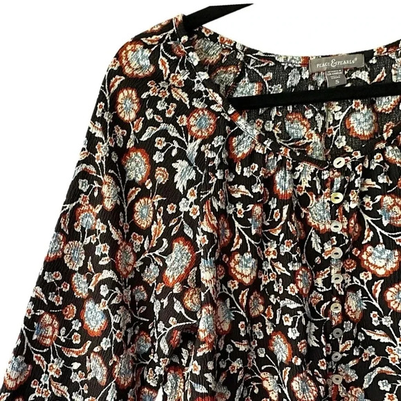 PEACE & PEARLS NWOT FLORAL BOHO PEASANT BLOUSE BUTTON FRONT | SIZE: SMALL - Picture 4 of 9